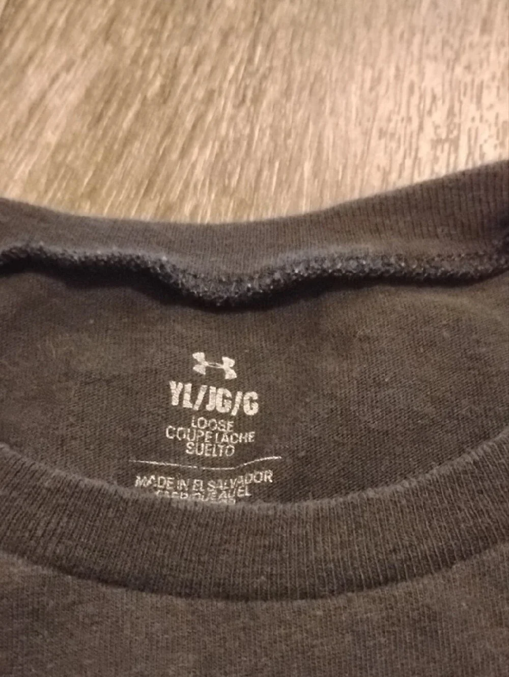 Youth Large Black Under Armour Shirt